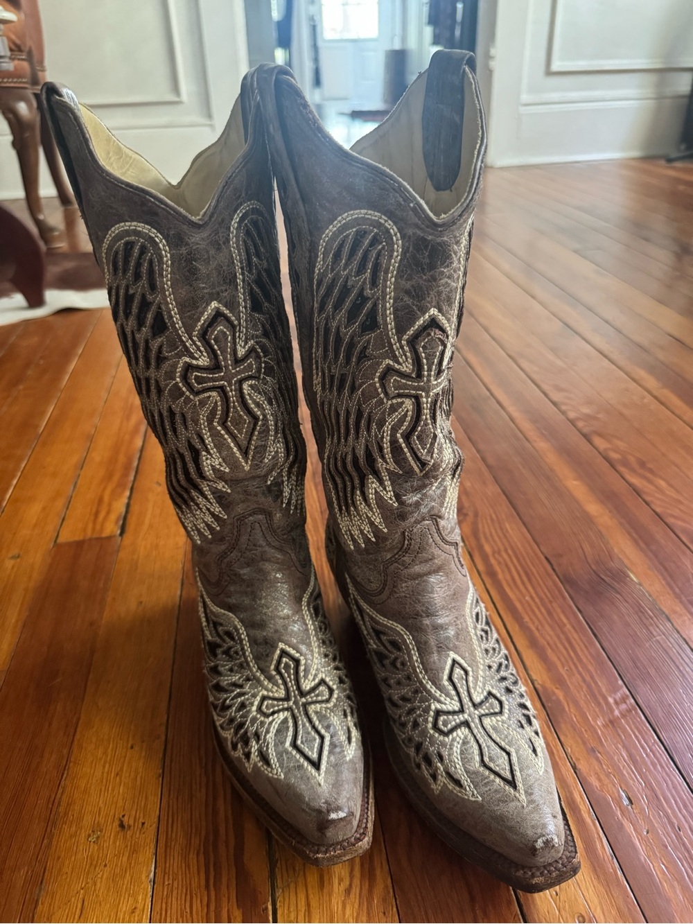 Corral A1241 Wing & Cross Cowboy Boots Women’s 7.5 M Distressed Leather Western